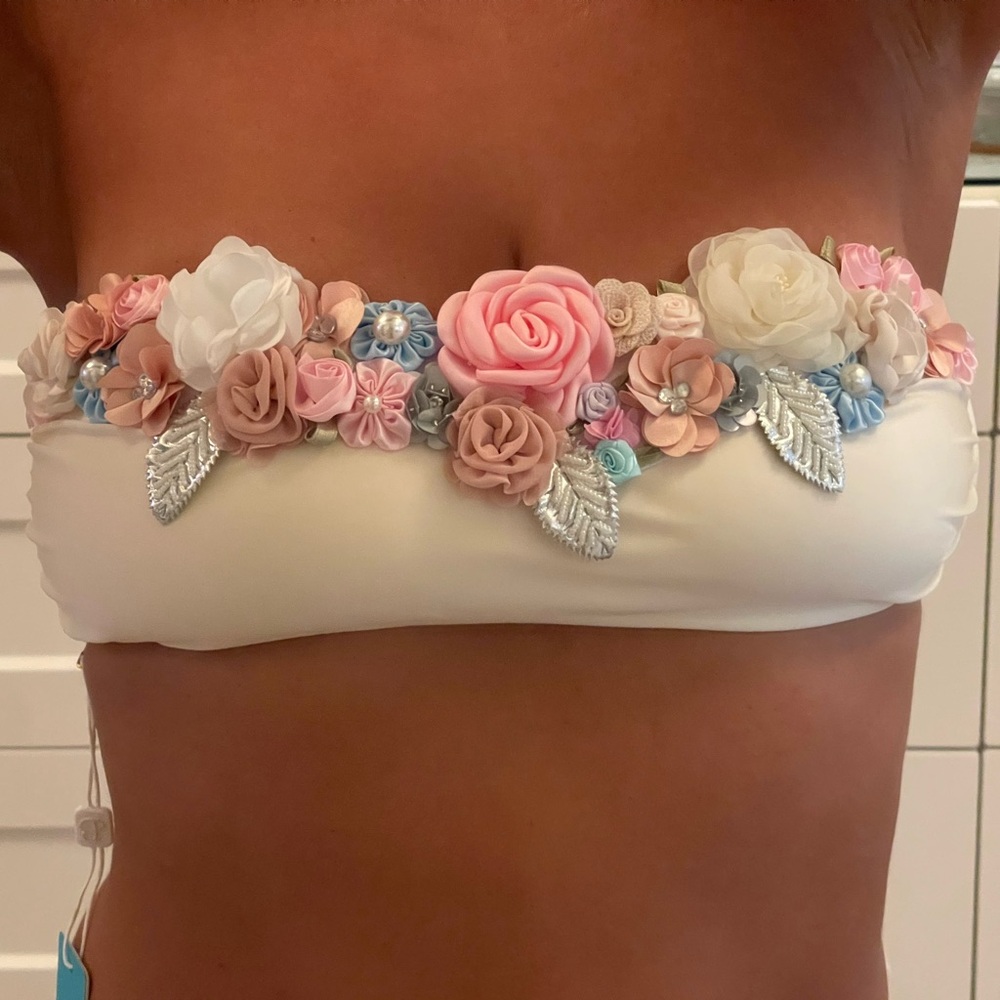 Not for sale;I love this and I highly recommend it; It’s called Secret Garden;) - Picture 10 of 11